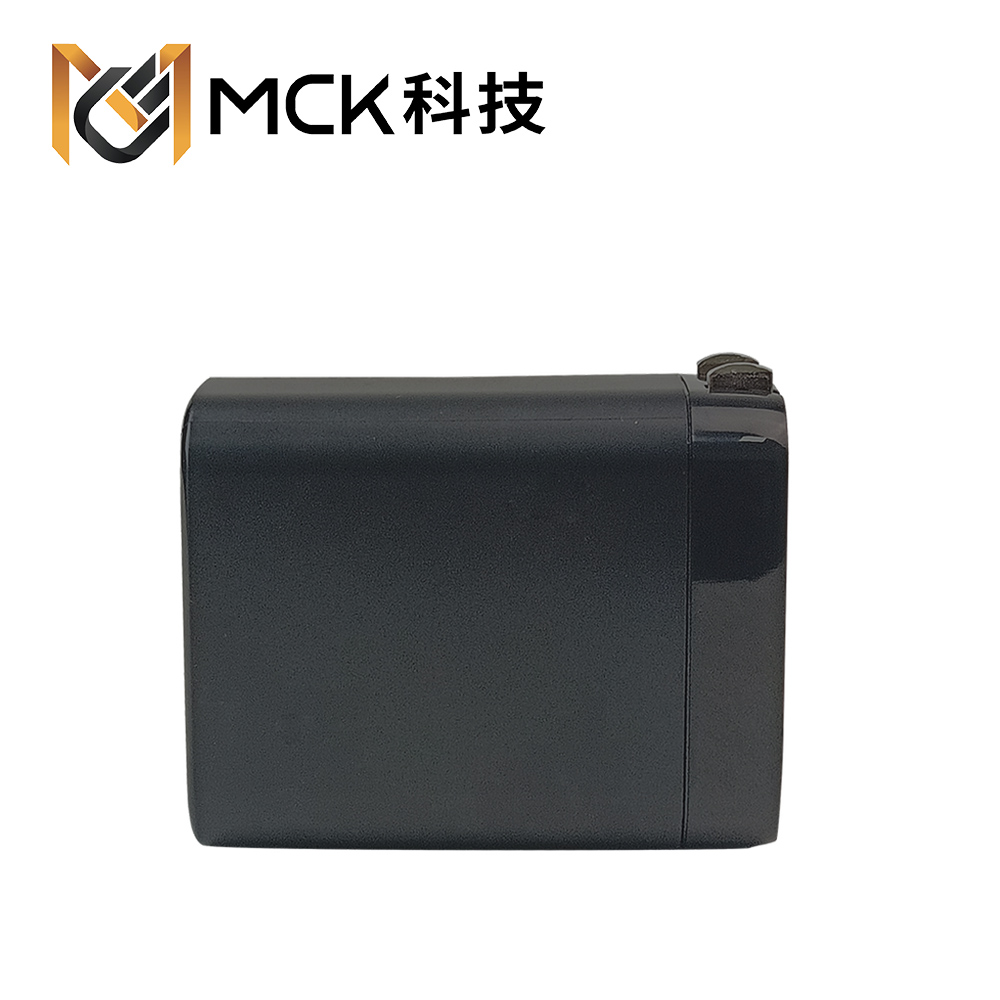 MCK U367 氮化鎵三孔快充充電器67W:圖片 3